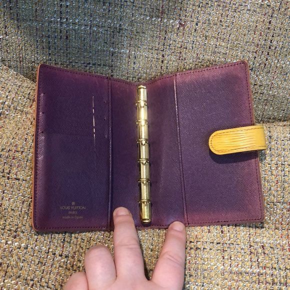 LOUIS VUITTON Epi Yellow Agenda Binder Passport Holder Credit Card Wallet - Picture 16 of 17